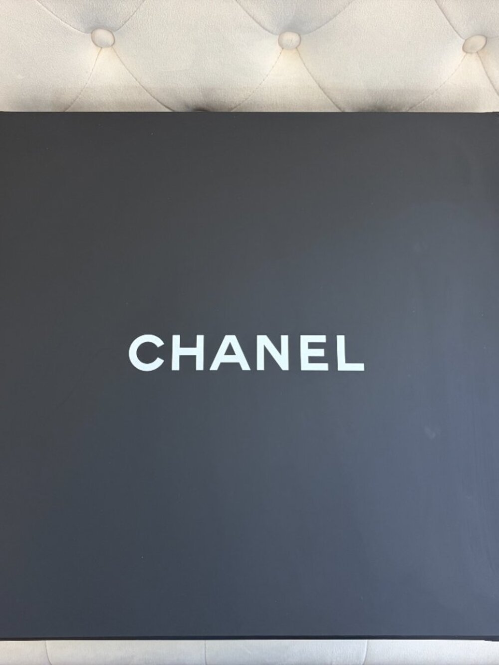 Chanel 25 Medium Handbag in Black - Picture 10 of 10